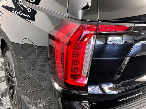 Used 2023 GMC Yukon Denali Ultimate AWD/4WD image 28