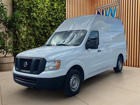 Used 2014 Nissan NV 2500 S w/ Side & Curtain Airbag Package RWD image 3