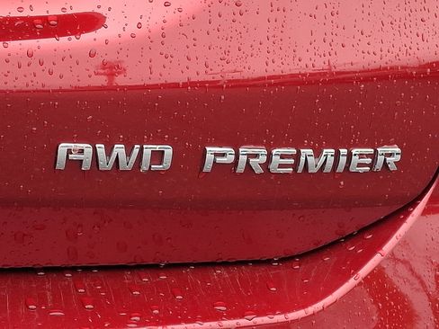 Used 2023 Chevrolet Equinox Premier AWD/4WD image 29