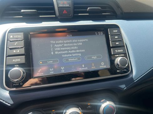 Used 2025 Nissan Versa SV FWD image 18