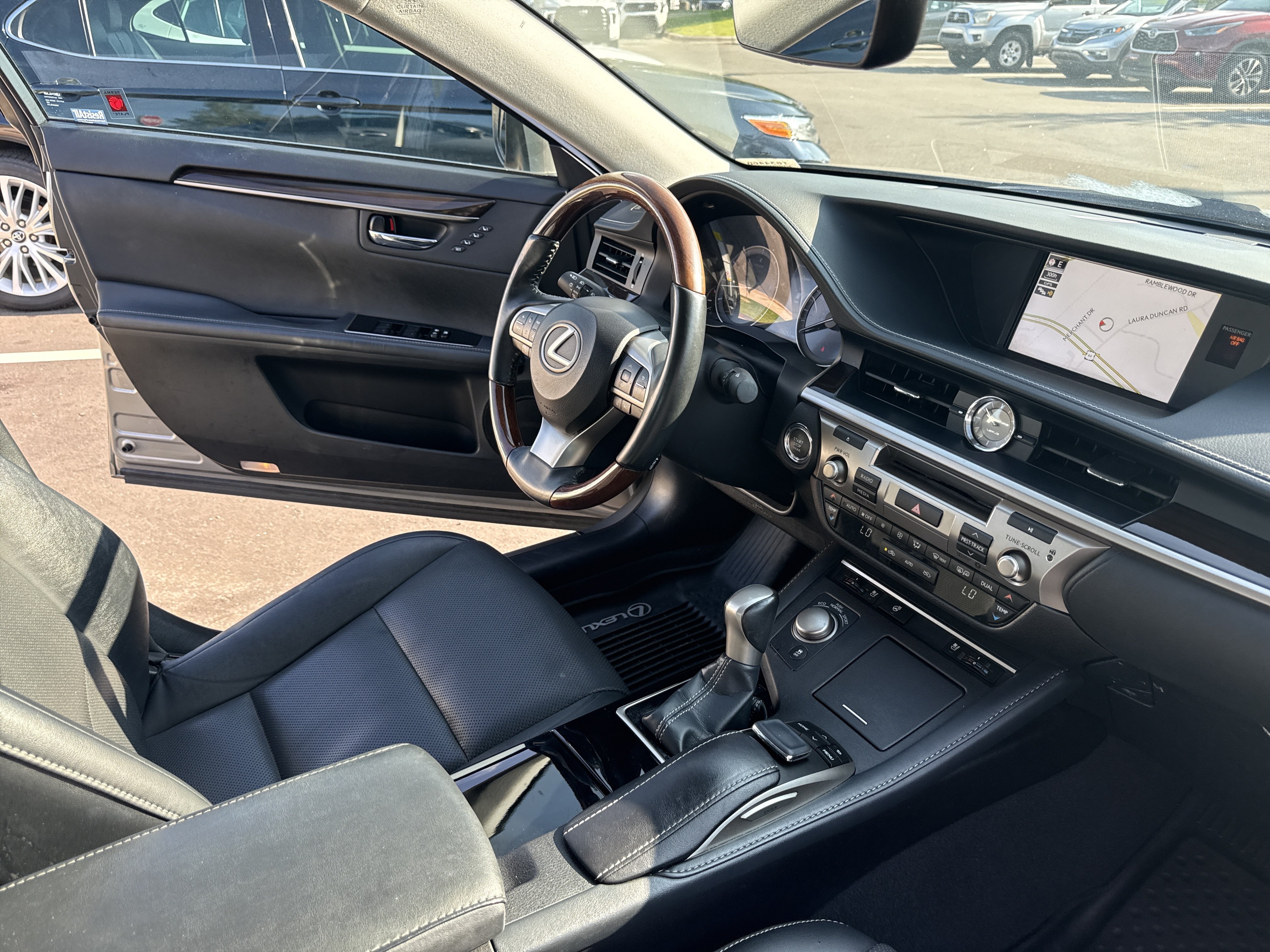 Used 2018 Lexus ES 350 w/ Navigation System Package FWD image 34