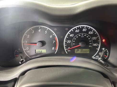 Used 2009 Toyota Corolla FWD image 3
