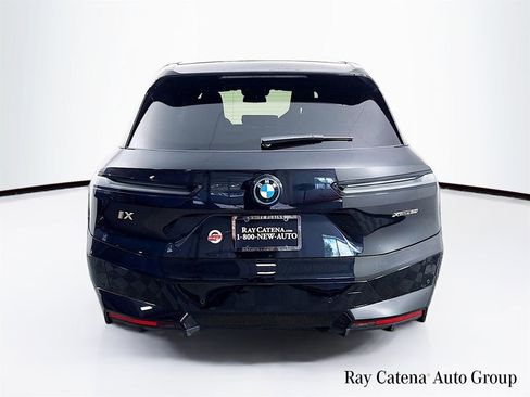 Used 2023 BMW iX xDrive50 w/ Sport Package AWD/4WD image 7
