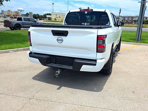 Used 2025 Nissan Frontier SV w/ SV Convenience Package RWD image 7