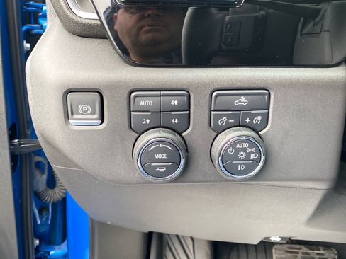 Used 2023 Chevrolet Silverado 1500 LT Trail Boss w/ LPO, Dark Essentials Package image 23