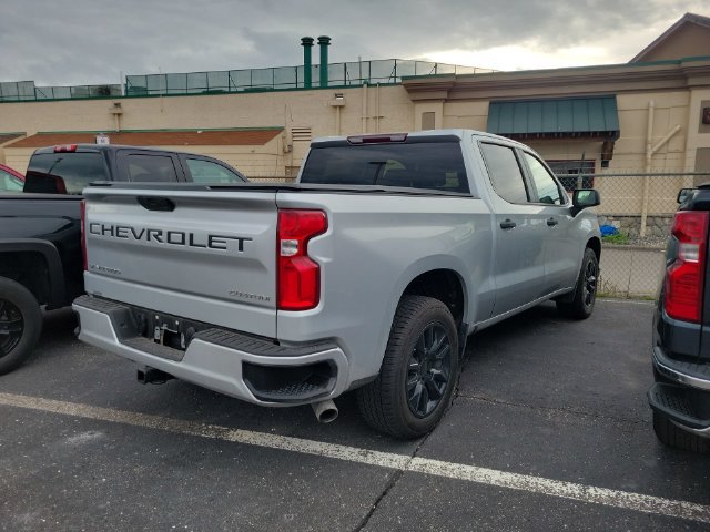 Used 2020 Chevrolet Silverado 1500 Custom w/ Custom Value Package RWD image 3