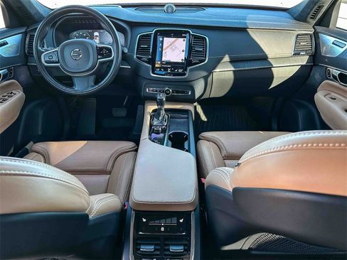 Used 2022 Volvo XC90 T6 Inscription w/ Lounge Package image 11