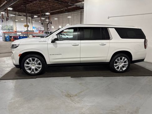 Certified 2024 Chevrolet Suburban High Country image 4
