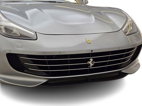 Used 2017 Ferrari GTC4Lusso AWD/4WD image 4