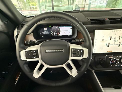 New 2026 Land Rover Defender 110 X-Dynamic SE AWD/4WD image 10