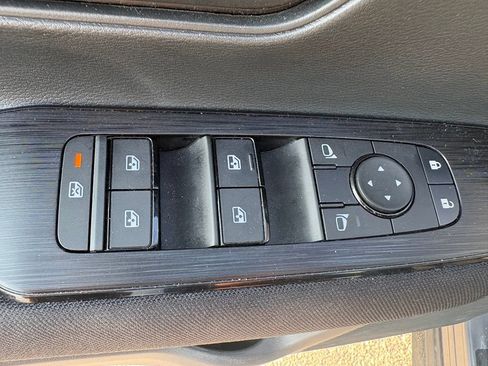 Used 2025 Nissan Kicks S FWD image 12