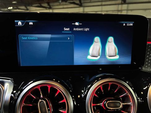 Certified 2025 Mercedes-Benz GLB 250 4MATIC image 31