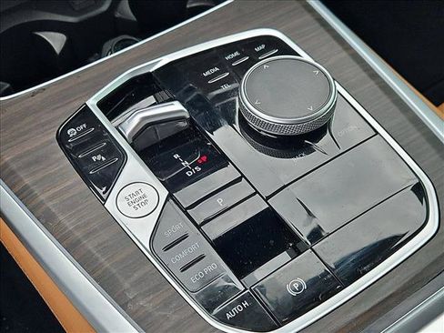 Used 2024 BMW X5 sDrive40i w/ Premium Package image 12