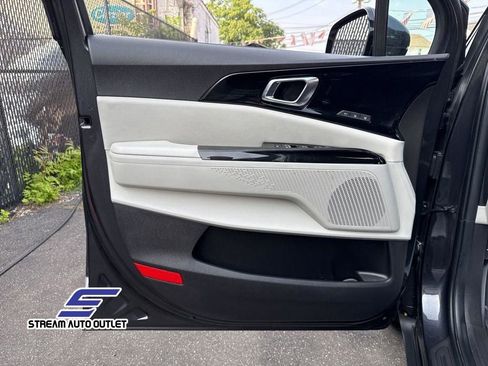 Used 2024 Kia Carnival SX image 37