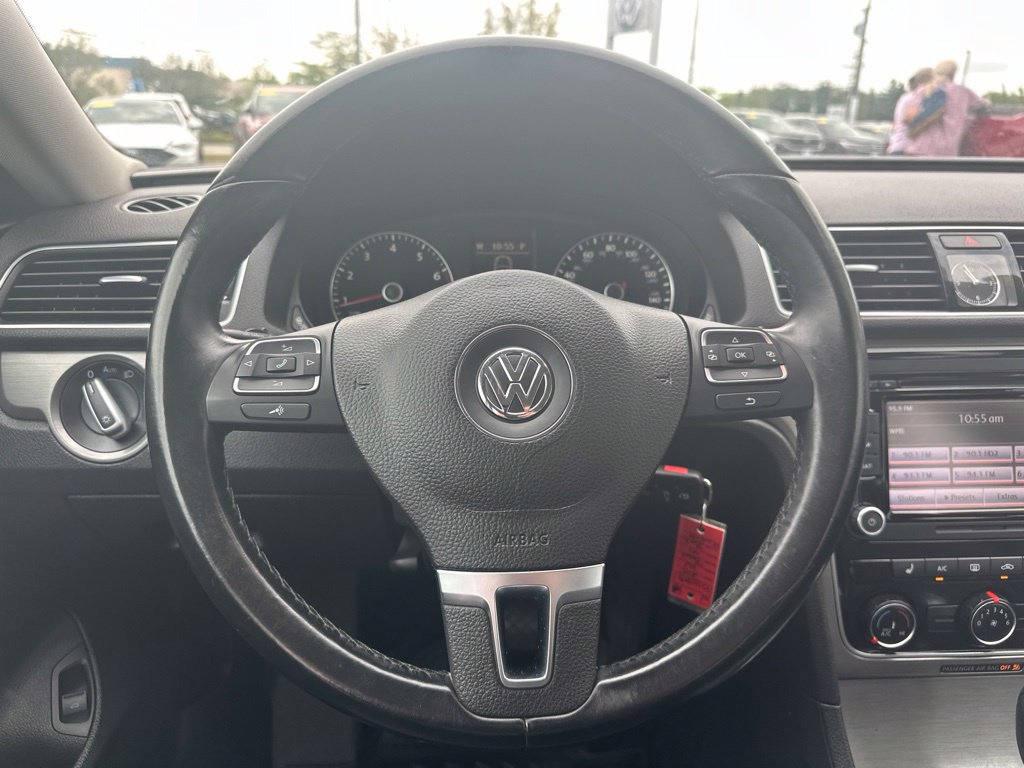 Used 2015 Volkswagen Passat 1.8T SE FWD image 19