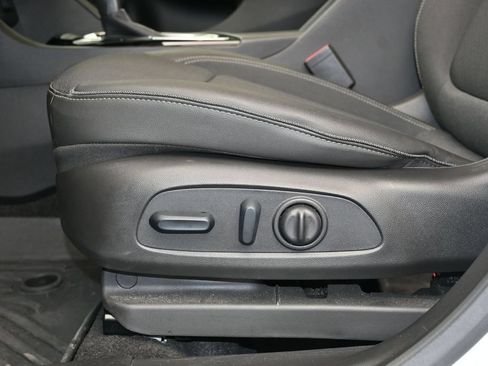 Used 2024 Buick Encore GX Preferred w/ Comfort Package FWD image 20