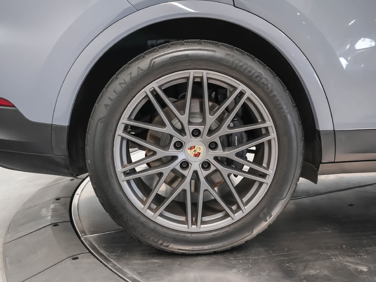 Certified 2024 Porsche Cayenne AWD/4WD image 12