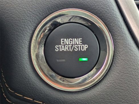 Certified 2022 Chevrolet Trax LT w/ LT Convenience Package image 27