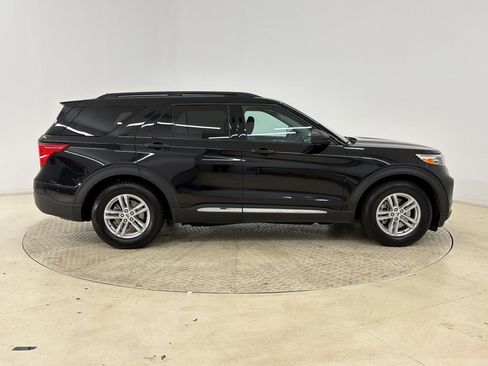 Used 2021 Ford Explorer XLT RWD image 8