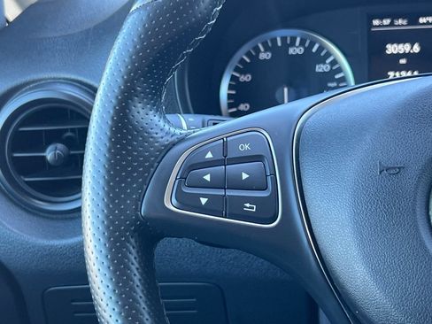 Used 2018 Mercedes-Benz Metris Passenger image 27
