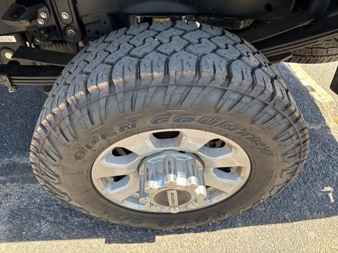 Used 2024 Ford F350 XLT AWD/4WD image 35