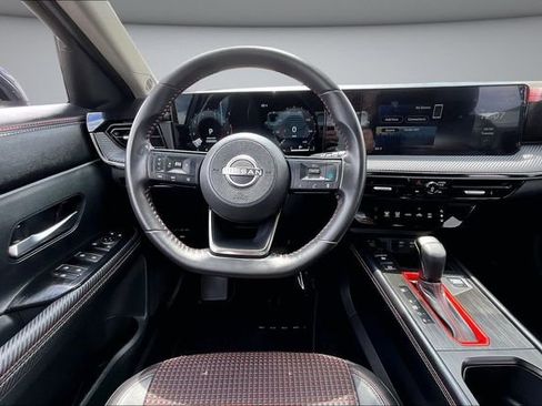Certified 2025 Nissan Kicks SR AWD/4WD image 8