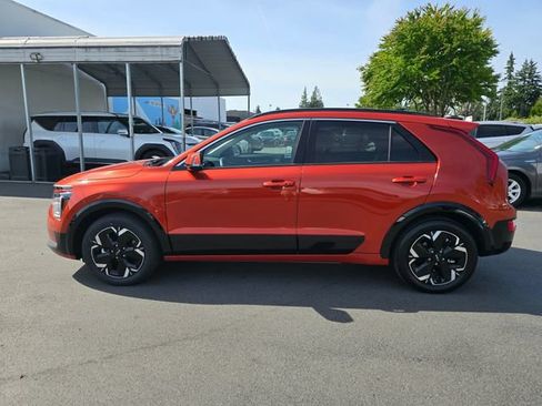 Certified 2023 Kia Niro Wind w/ Wind Preserve Package FWD image 2