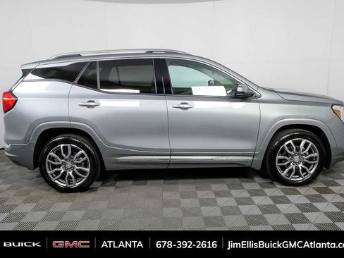 Used 2024 GMC Terrain Denali w/ Denali Premium Package AWD/4WD image 2