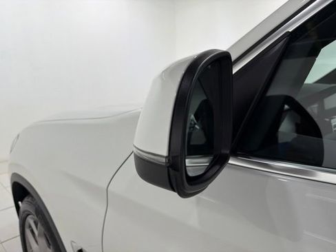 Used 2023 BMW X3 xDrive30i w/ Premium Package w/ZPA AWD/4WD image 9