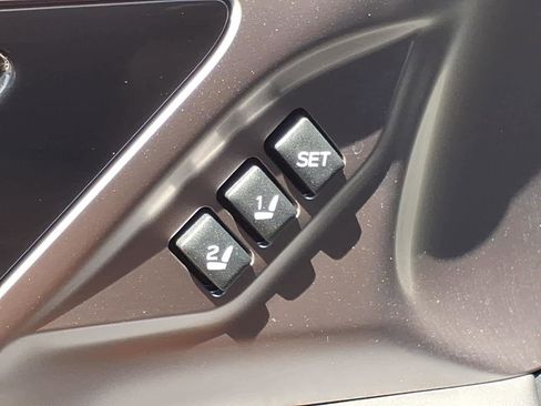 Used 2025 Subaru Outback Limited image 40