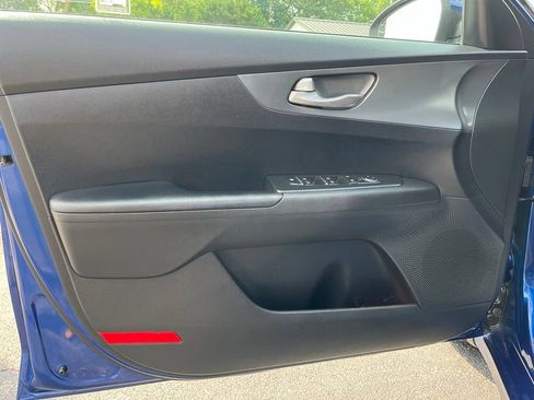 Used 2021 Kia Forte LXS FWD image 14