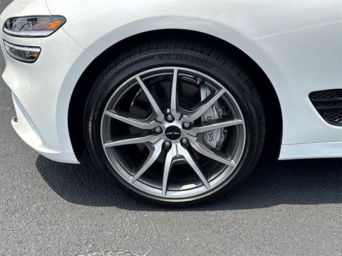 New 2025 Genesis G70 2.5T image 11