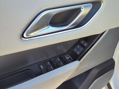 Used 2021 Land Rover Range Rover Velar S image 11