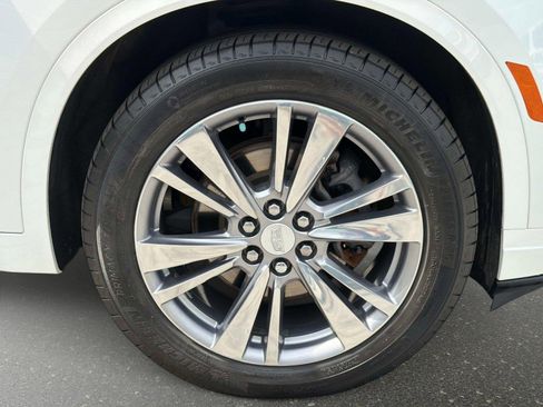 Used 2024 Cadillac XT6 Premium Luxury AWD/4WD image 11