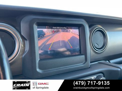 Used 2021 Jeep Wrangler Unlimited Sahara AWD/4WD image 15