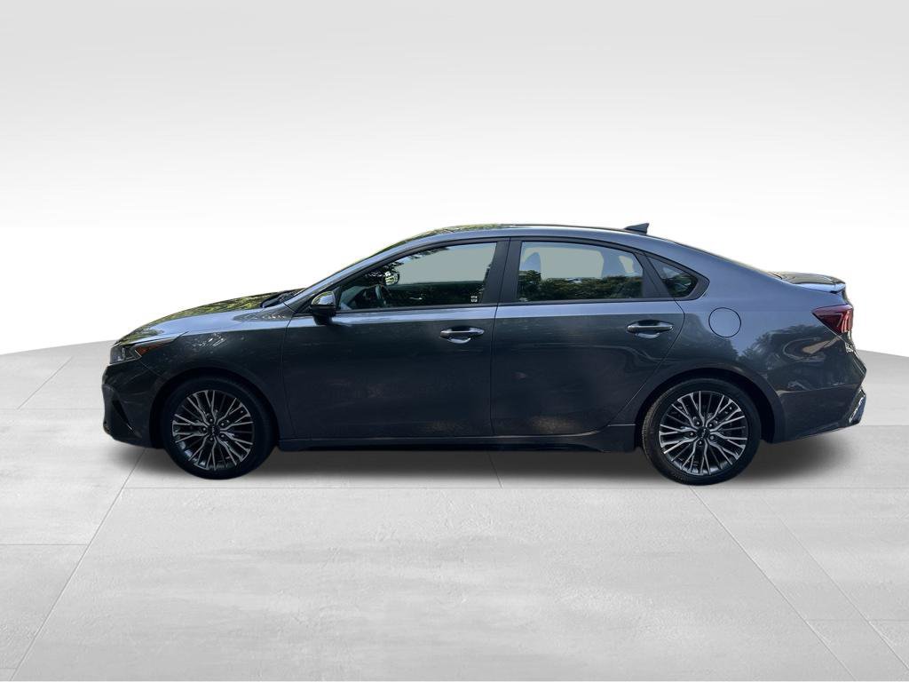 Used 2023 Kia Forte GT-Line w/ GT-Line Premium Package FWD image 2