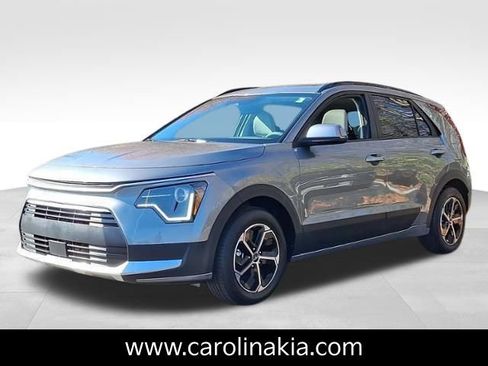 New 2026 Kia Niro EX image 2