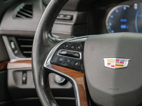Used 2017 Cadillac Escalade ESV Luxury AWD/4WD image 19