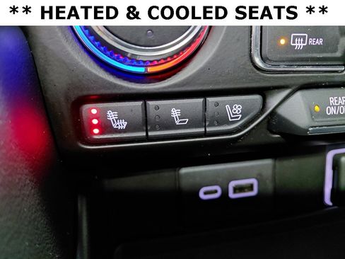 Used 2021 GMC Yukon AT4 w/ AT4 Premium Plus Package image 9