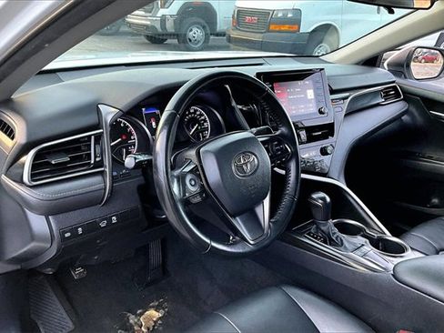Used 2022 Toyota Camry SE image 17
