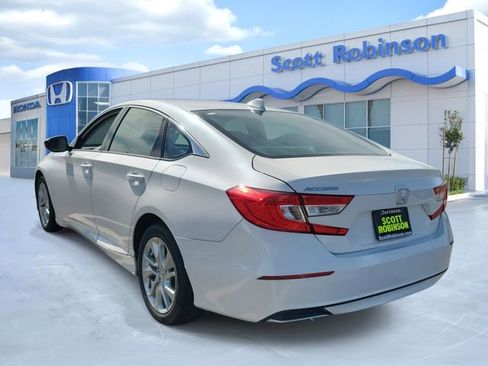 Used 2018 Honda Accord LX image 3