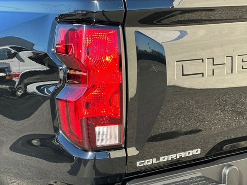 Used 2024 Chevrolet Colorado LT w/ LT Convenience Package image 36