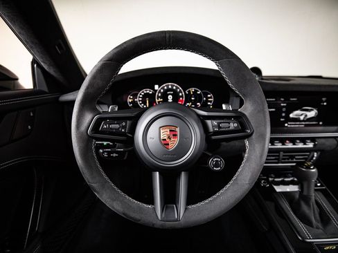 Used 2025 Porsche 911 GT3 RWD image 24