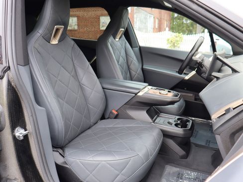 Used 2022 BMW iX xDrive50 w/ Sport Package AWD/4WD image 19