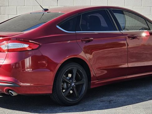 Used 2016 Ford Fusion SE FWD image 5
