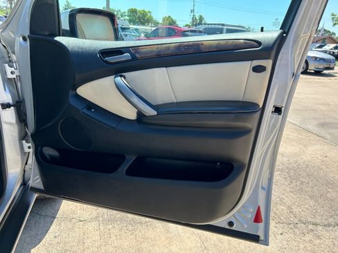 Used 2006 BMW X5 4.8is image 32