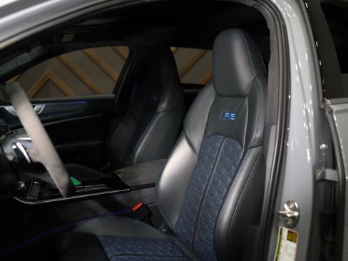 Used 2025 Audi RS 6 performance w/ Blue RS Design Package Plus image 6