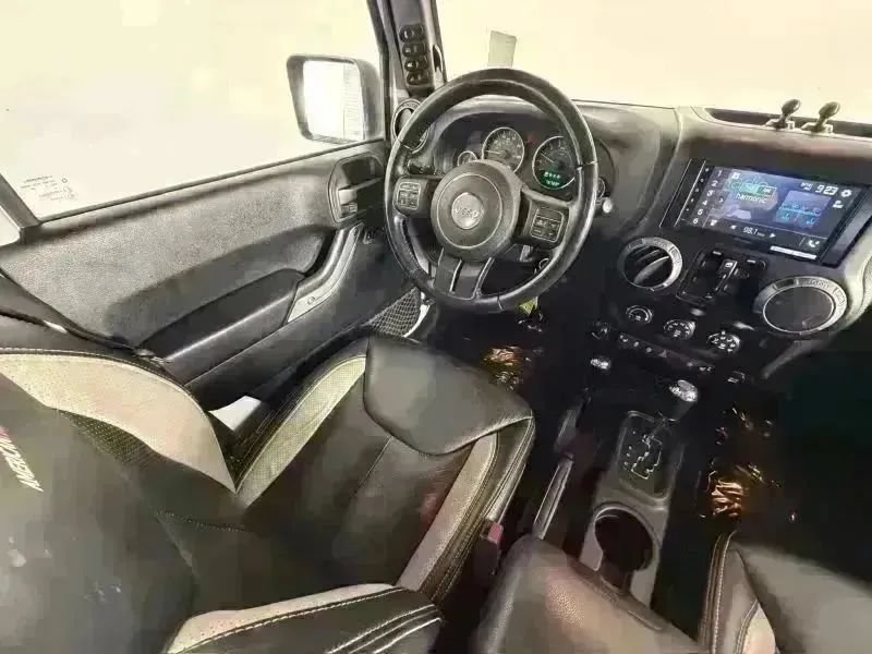 Used 2018 Jeep Wrangler Unlimited Rubicon w/ Connectivity Group AWD/4WD image 10