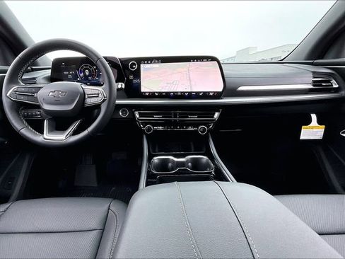 New 2026 Chevrolet Traverse LT image 11