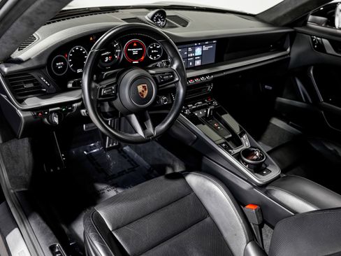 Used 2020 Porsche 911 Carrera S image 9